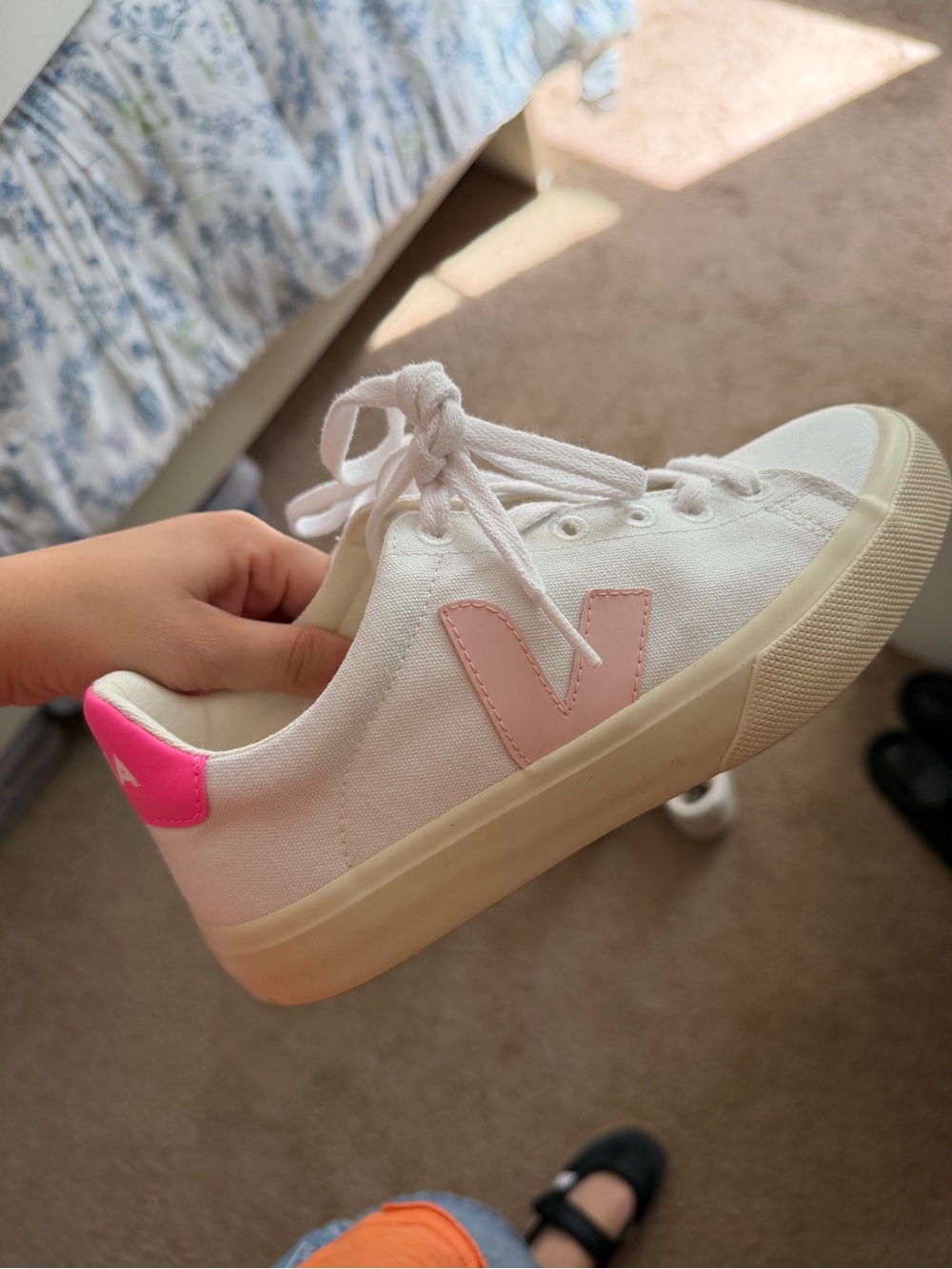 Pink used vejas good condition size 5